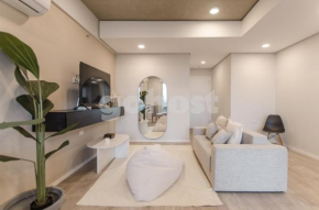 Comfortable Minimalist Villa Morra Apartment